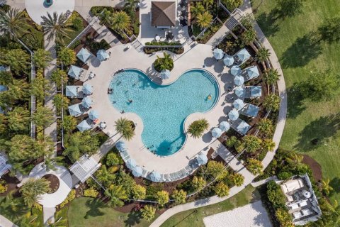 Casa en venta en Kissimmee, Florida, 7 dormitorios, 381.46 m2 № 1733961 - foto 9