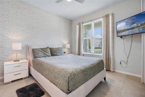 Casa en venta en Kissimmee, Florida, 7 dormitorios, 381.46 m2 № 1733961 - foto 27