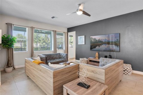 Casa en venta en Kissimmee, Florida, 7 dormitorios, 381.46 m2 № 1733961 - foto 17