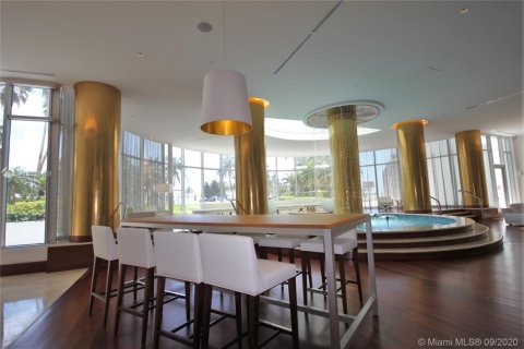 Condominio en alquiler en Miami Beach, Florida, 2 dormitorios, 95.69 m2 № 2079468 - foto 4