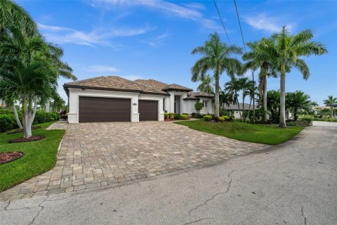 Villa ou maison à vendre à Cape Coral, Floride: 3 chambres, 230.77 m2 № 2417030 - photo 5