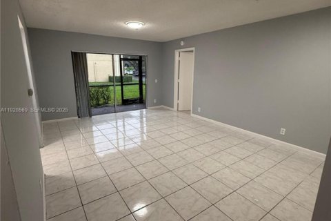 Copropriété à louer à Coral Springs, Floride: 3 chambres, 88.26 m2 № 1988531 - photo 3