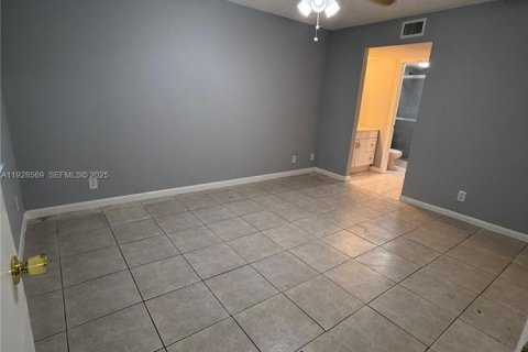 Copropriété à louer à Coral Springs, Floride: 3 chambres, 88.26 m2 № 1988531 - photo 10