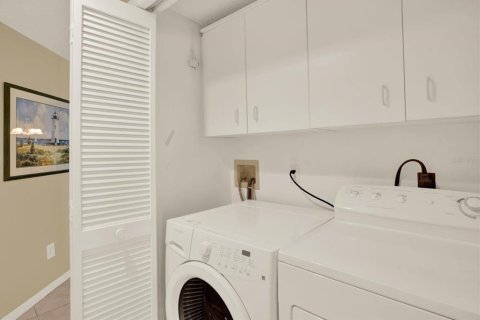 Condominio en venta en Largo, Florida, 2 dormitorios, 114.73 m2 № 2098244 - foto 20