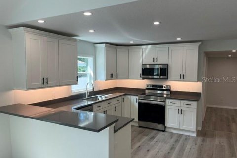 Villa ou maison à louer à Clearwater, Floride: 3 chambres, 123 m2 № 2100269 - photo 3