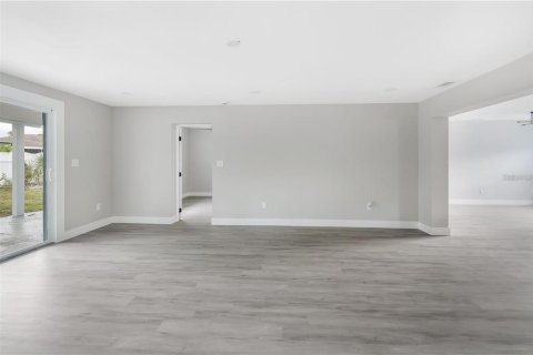 Villa ou maison à louer à Seminole, Floride: 3 chambres, 148.27 m2 № 2149969 - photo 16