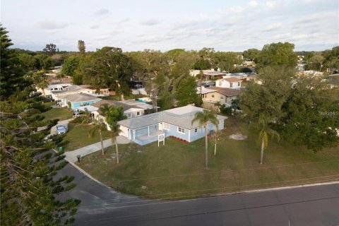 Villa ou maison à louer à Seminole, Floride: 3 chambres, 148.27 m2 № 2149969 - photo 4