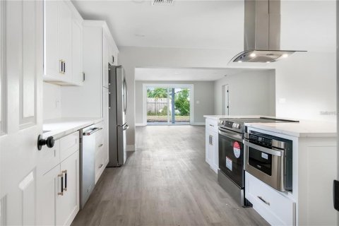 Villa ou maison à louer à Seminole, Floride: 3 chambres, 148.27 m2 № 2149969 - photo 11
