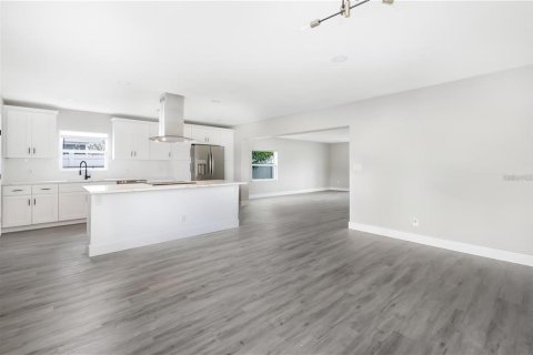Villa ou maison à louer à Seminole, Floride: 3 chambres, 148.27 m2 № 2149969 - photo 19