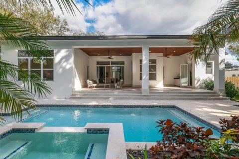 Villa ou maison à vendre à Biscayne Park, Floride: 4 chambres, 290.13 m2 № 2079990 - photo 5