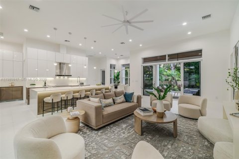 Villa ou maison à vendre à Biscayne Park, Floride: 4 chambres, 290.13 m2 № 2079990 - photo 10