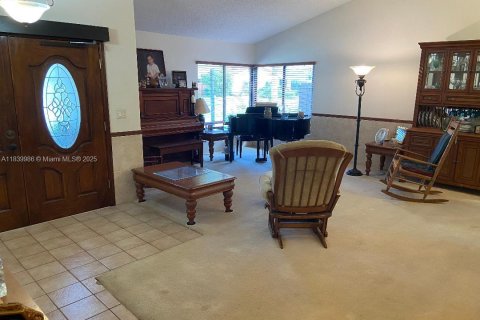 Casa en venta en Miami, Florida, 3 dormitorios, 170.38 m2 № 1832380 - foto 2
