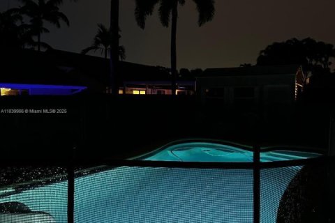 Casa en venta en Miami, Florida, 3 dormitorios, 170.38 m2 № 1832380 - foto 27