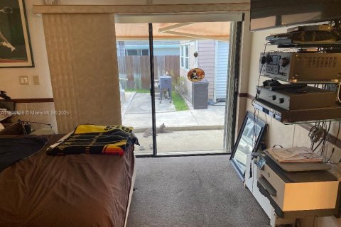 Casa en venta en Miami, Florida, 3 dormitorios, 170.38 m2 № 1832380 - foto 15