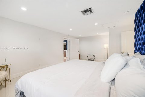 House in Fort Lauderdale, Florida 4 bedrooms, 203.83 sq.m. № 2343886 - photo 29