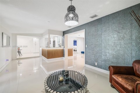 House in Fort Lauderdale, Florida 4 bedrooms, 203.83 sq.m. № 2343886 - photo 20