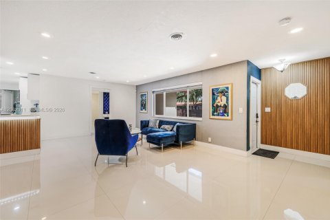 House in Fort Lauderdale, Florida 4 bedrooms, 203.83 sq.m. № 2343886 - photo 9