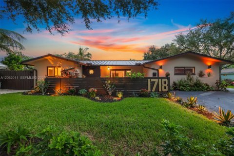 Casa en Fort Lauderdale, Florida 4 dormitorios, 203.83 m2 № 2343886