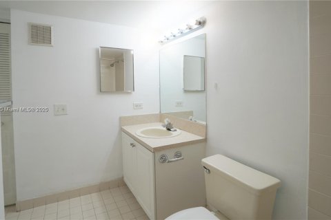 Condominio en venta en Doral, Florida, 2 dormitorios, 92.16 m2 № 1818128 - foto 12