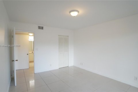 Condominio en venta en Doral, Florida, 2 dormitorios, 92.16 m2 № 1818128 - foto 9