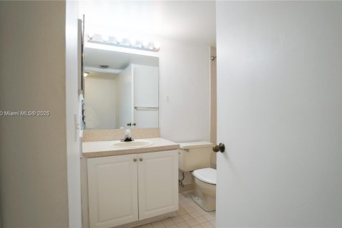 Condominio en venta en Doral, Florida, 2 dormitorios, 92.16 m2 № 1818128 - foto 11