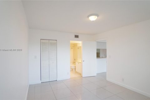Condominio en venta en Doral, Florida, 2 dormitorios, 92.16 m2 № 1818128 - foto 16