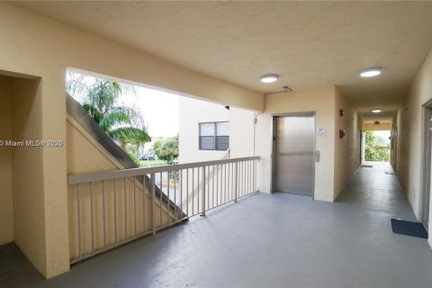 Condominio en venta en Doral, Florida, 2 dormitorios, 92.16 m2 № 1818128 - foto 20
