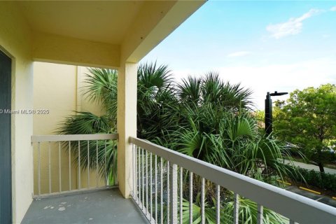 Condominio en venta en Doral, Florida, 2 dormitorios, 92.16 m2 № 1818128 - foto 2