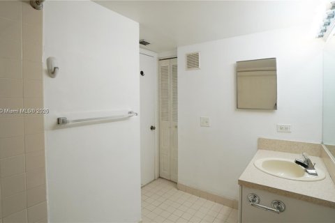 Condominio en venta en Doral, Florida, 2 dormitorios, 92.16 m2 № 1818128 - foto 13