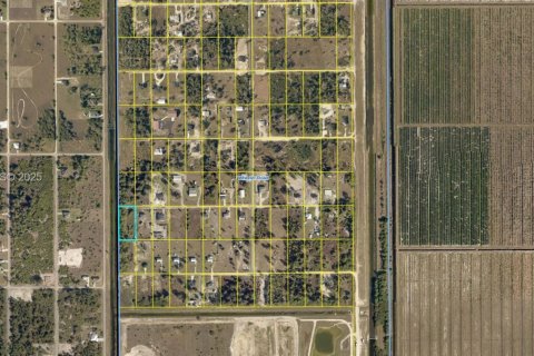 Terreno en venta en LaBelle, Florida № 1989700 - foto 2