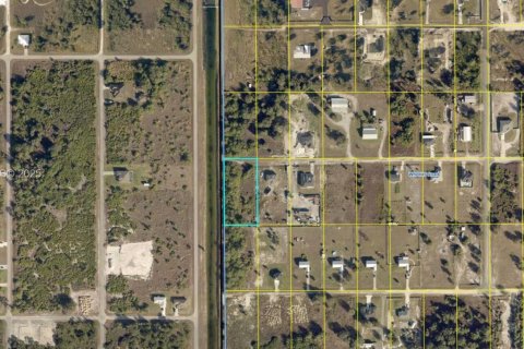 Terreno en venta en LaBelle, Florida № 1989700 - foto 1
