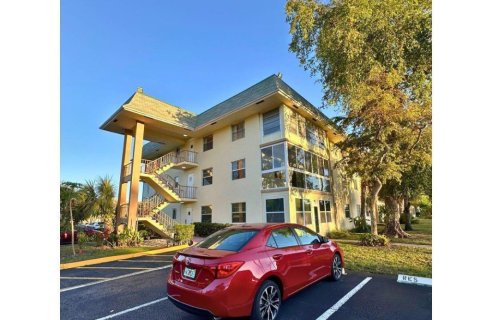 Condo in Tamarac, Florida, 2 bedrooms  № 2078454 - photo 29