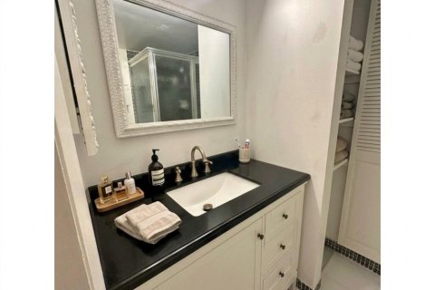 Condo in Tamarac, Florida, 2 bedrooms  № 2078454 - photo 22