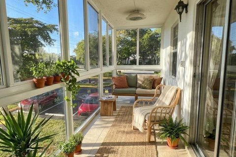 Condo in Tamarac, Florida, 2 bedrooms  № 2078454 - photo 4