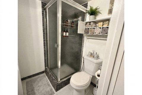 Condo in Tamarac, Florida, 2 bedrooms  № 2078454 - photo 24