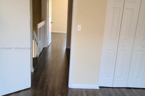 Снять в аренду кондоминиум в Хайалиа, Флорида 2 спальни, 76.92м2, № 2050663 - фото 14