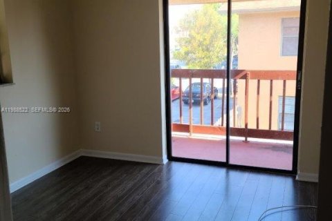 Снять в аренду кондоминиум в Хайалиа, Флорида 2 спальни, 76.92м2, № 2050663 - фото 13