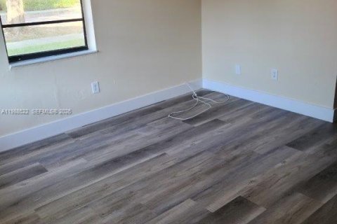 Снять в аренду кондоминиум в Хайалиа, Флорида 2 спальни, 76.92м2, № 2050663 - фото 5