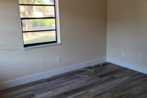 Снять в аренду кондоминиум в Хайалиа, Флорида 2 спальни, 76.92м2, № 2050663 - фото 12