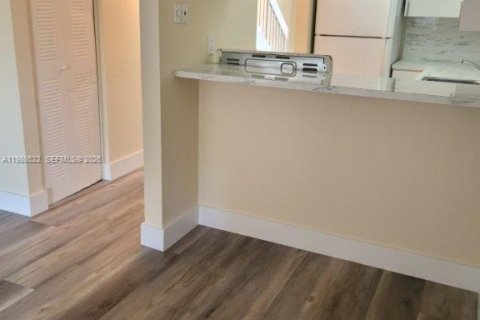 Снять в аренду кондоминиум в Хайалиа, Флорида 2 спальни, 76.92м2, № 2050663 - фото 7