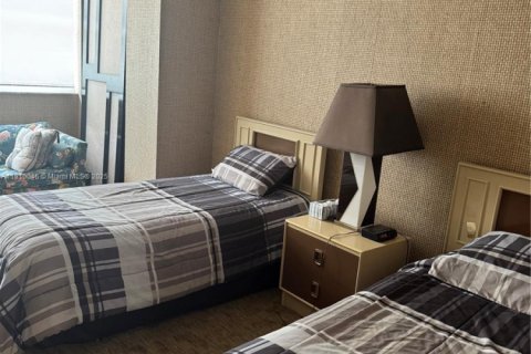 Купить кондоминиум в Халландейл-Бич, Флорида 3 спальни, 282.42м2, № 1965890 - фото 9