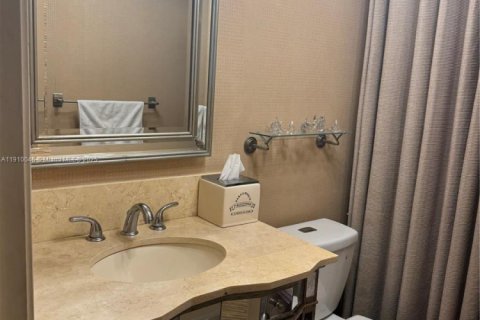 Купить кондоминиум в Халландейл-Бич, Флорида 3 спальни, 282.42м2, № 1965890 - фото 11