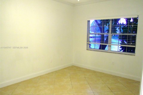Condo in Pembroke Pines, Florida, 1 bedroom  № 2003438 - photo 6