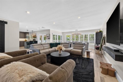 Casa en venta en Belleair, Florida, 3 dormitorios, 272.95 m2 № 2237000 - foto 3
