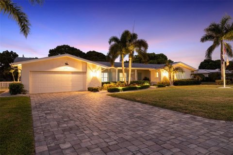 Casa en Belleair, Florida 3 dormitorios, 272.95 m2 № 2237000