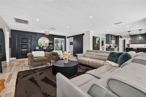 Casa en venta en Belleair, Florida, 3 dormitorios, 272.95 m2 № 2237000 - foto 5