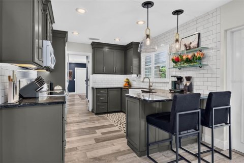 Casa en venta en Belleair, Florida, 3 dormitorios, 272.95 m2 № 2237000 - foto 6