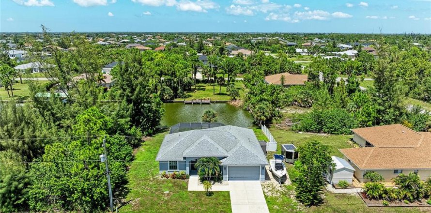 Villa ou maison à Port Charlotte, Floride 3 chambres, 152.36 m2 № 2322871