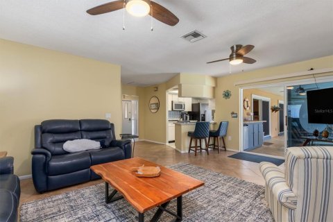 Casa en venta en Punta Gorda, Florida, 3 dormitorios, 186.92 m2 № 1642282 - foto 15
