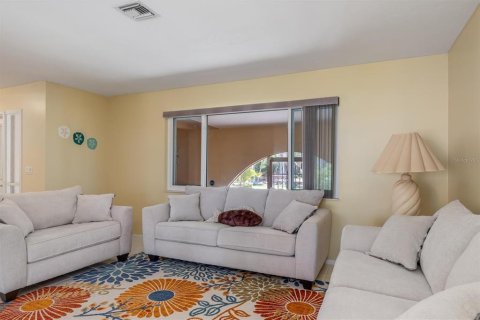 Casa en venta en Punta Gorda, Florida, 3 dormitorios, 186.92 m2 № 1642282 - foto 8